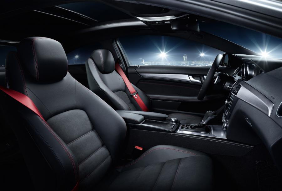  Mercedes-Benz C250 Coupe Sport 2012 года  (фото 3 из 10)